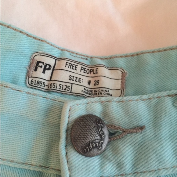 Teal high waisted shorts - Picture 2 of 3