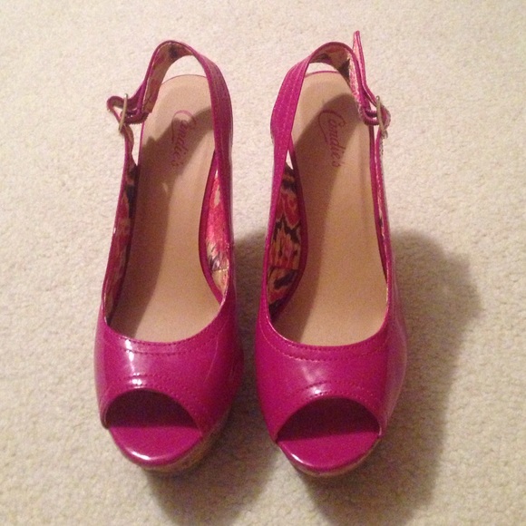 Candie's wedges