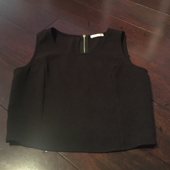 Nordstom BP cropped black zipper top