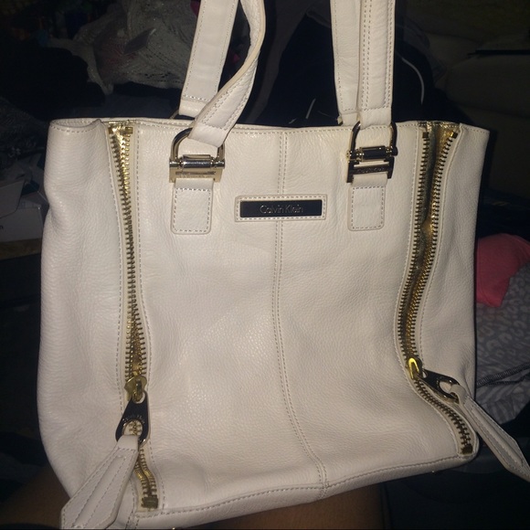 Authentic Calvin Klein purse mint condition 9/10