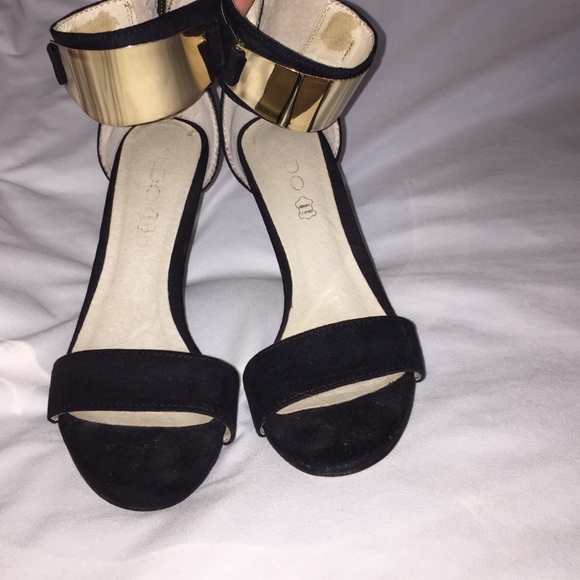 Aldo Black w/ Gold hardware strap stilleto - Picture 1 of 4