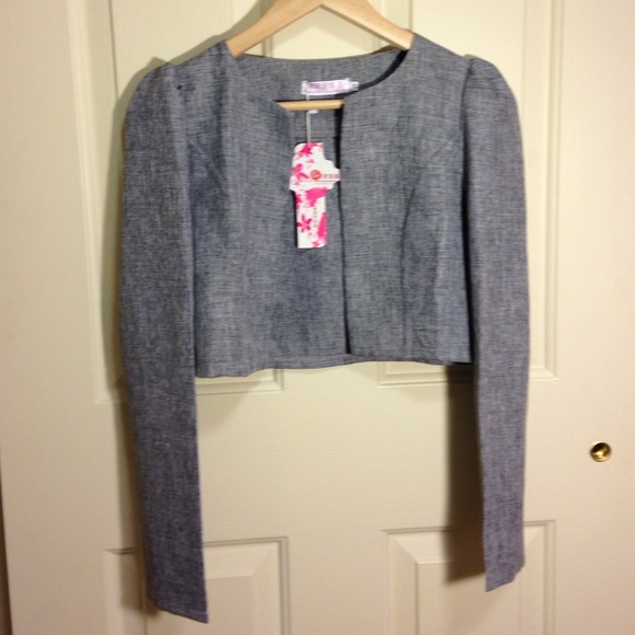 Gray short jacket blazer
