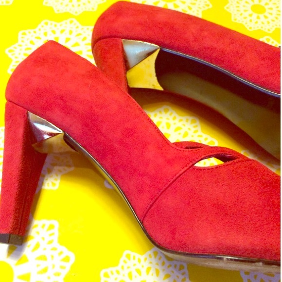 Stuart Weitzman Red Leather/Suede Pumps w/ Dustbag