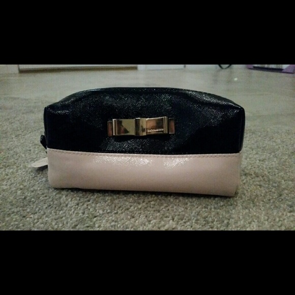 Victoria's Secret Accessories - VICTORIAS SECRET COSMETIC BAG