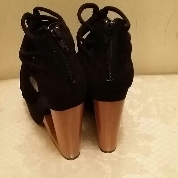 Mark & Maddux (nwots) - Picture 3 of 4