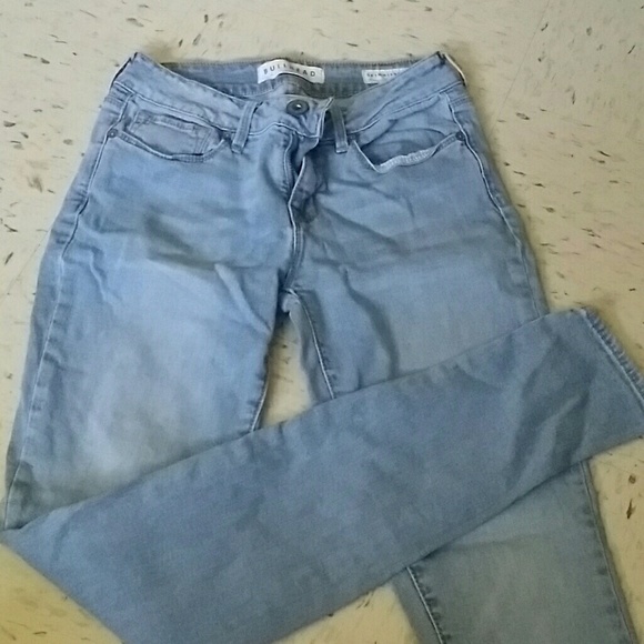 Bullhead skinnies
