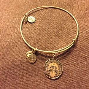 Alex and Ani claddagh heart gold