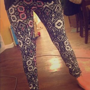 🗿Bogo tribal printed leggings🗿