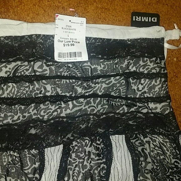 Skirt - Picture 3 of 4