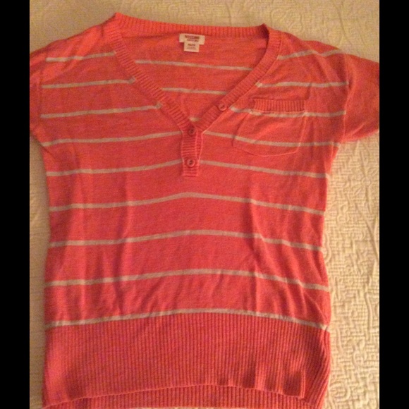 Light weight sweater