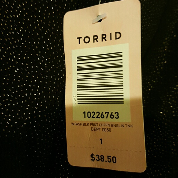 SALE!! NWT Torrid top - Picture 2 of 5