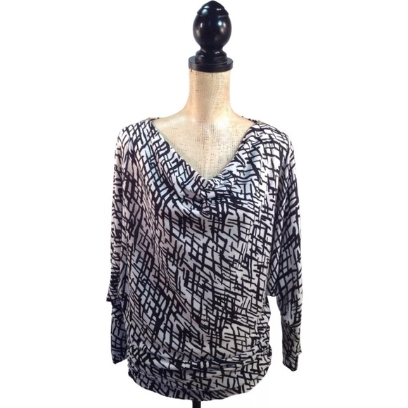 Alfani Black & White Sketch Print Zipper Top