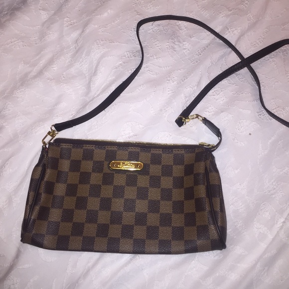Cross over the body purse