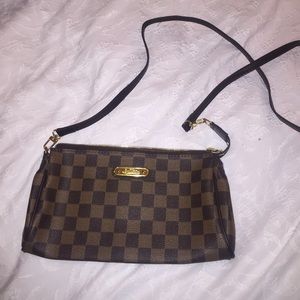 Cross over the body purse