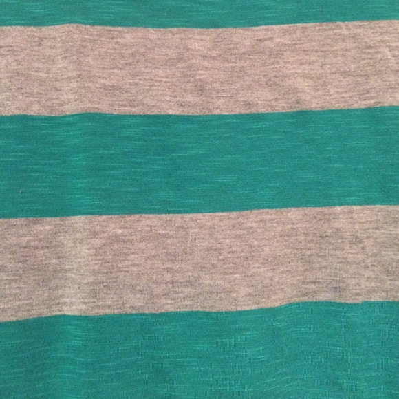 SOLD-Forever 21 Three Quarter Grey and Green Tee - Picture 4 of 4