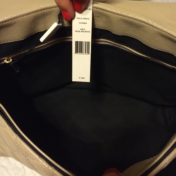 Marc Jacobs "The XL Single" Handbag - Picture 4 of 4