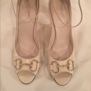 Gucci patent leather wedges