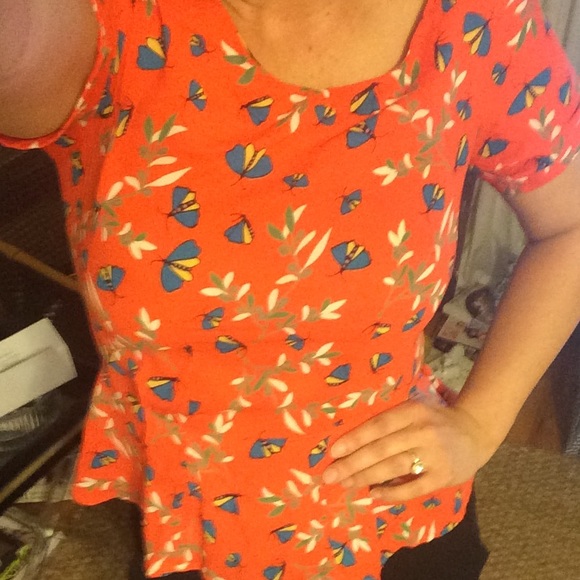 Adorable orange peplum silk top - Picture 3 of 4