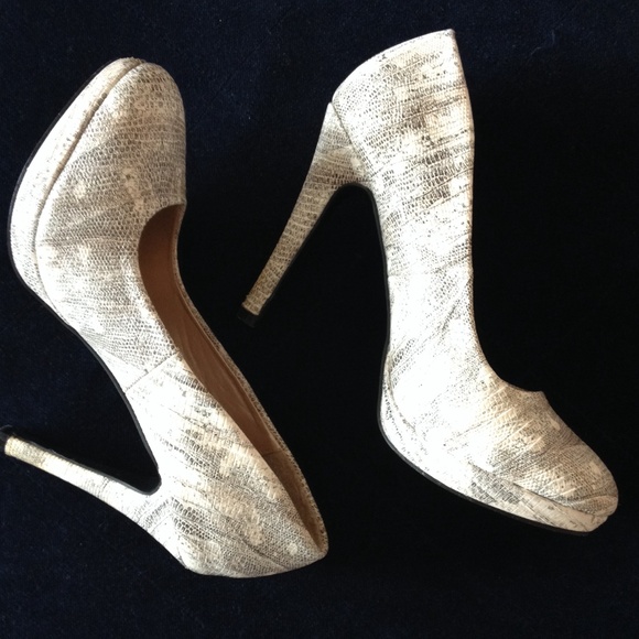Charlotte Russe Python Print Mini Platform Pumps - Picture 1 of 6