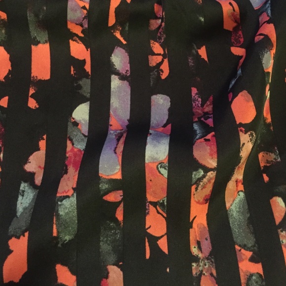 Patterned blouse - Picture 2 of 3