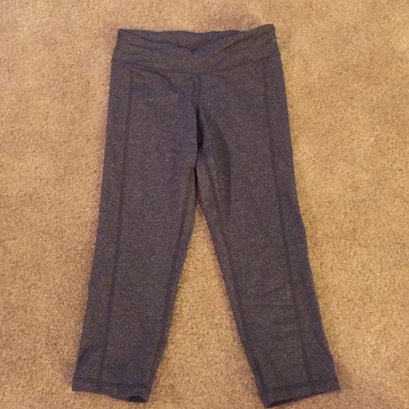 Old navy running capris - Picture 2 of 2