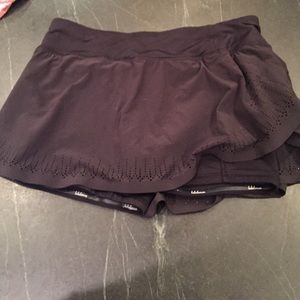 Lulu lemon skort
