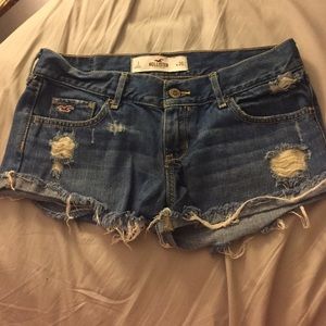 Hollister jean shorts size 3