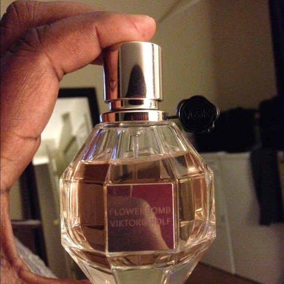 Flower bomb perfume