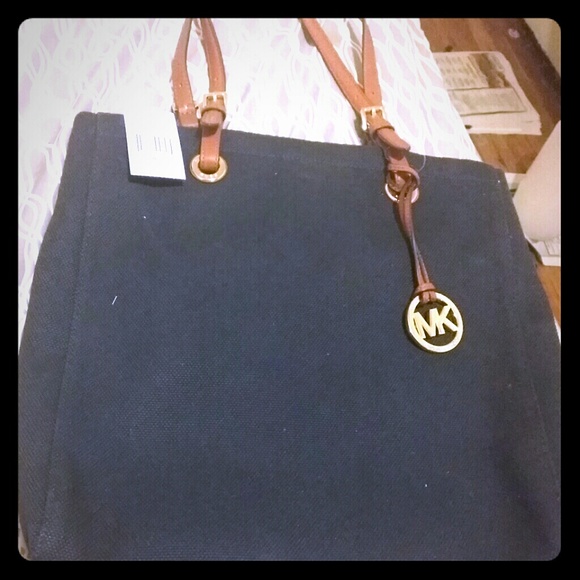 BNWT MICHAEL KORS EXTRA LARGE TOTE