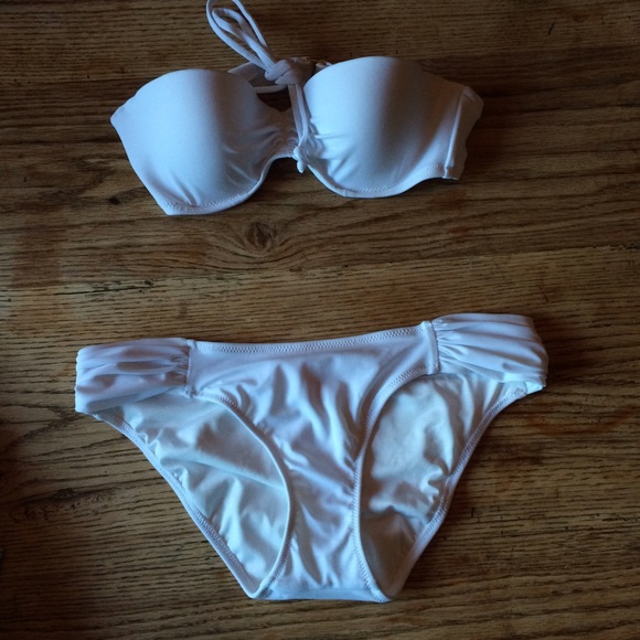 NEW Victoria's Secret bikini set! - Picture 1 of 2