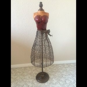 3 foot silhouette jewelry holder
