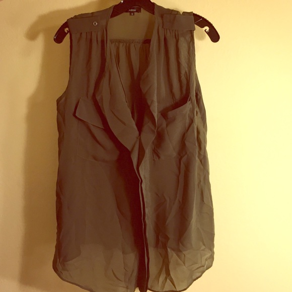 Millau (from LF) army green flowy top - size M