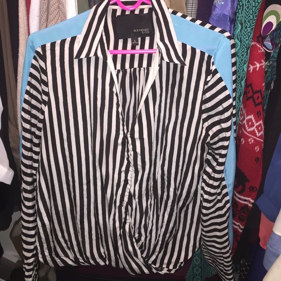 ❌❌SOLD❌❌Stripped loose shirt