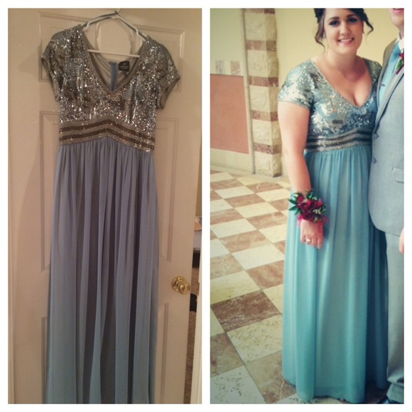 Adrianna Papell Dresses & Skirts - Long, blue Adrianna Papell formal dress