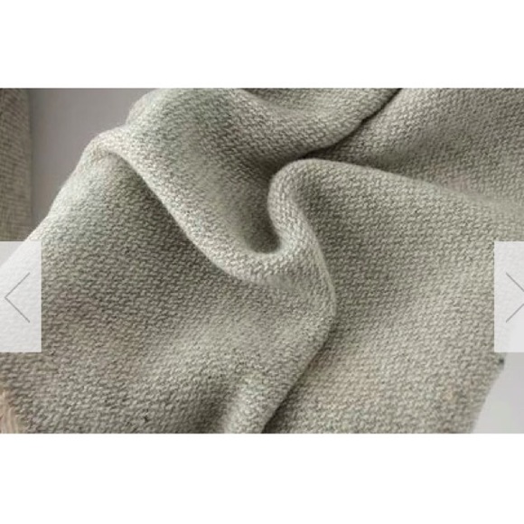 Scarf - Picture 3 of 4