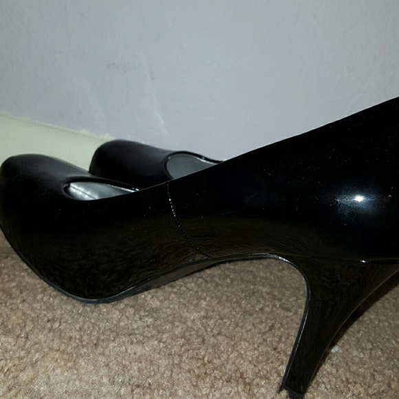 Plain black heels