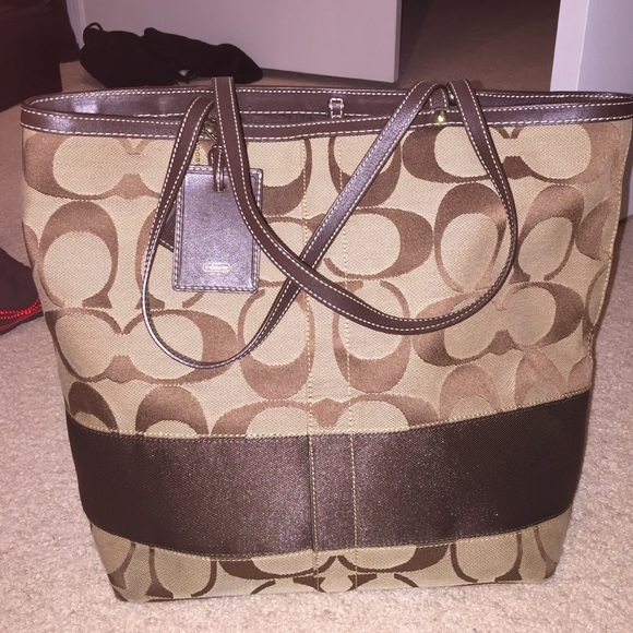 Coach Handbags - Brown Coach bag