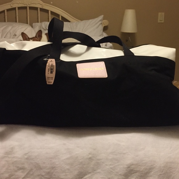 Victoria Secret duffle bag. Brand new.