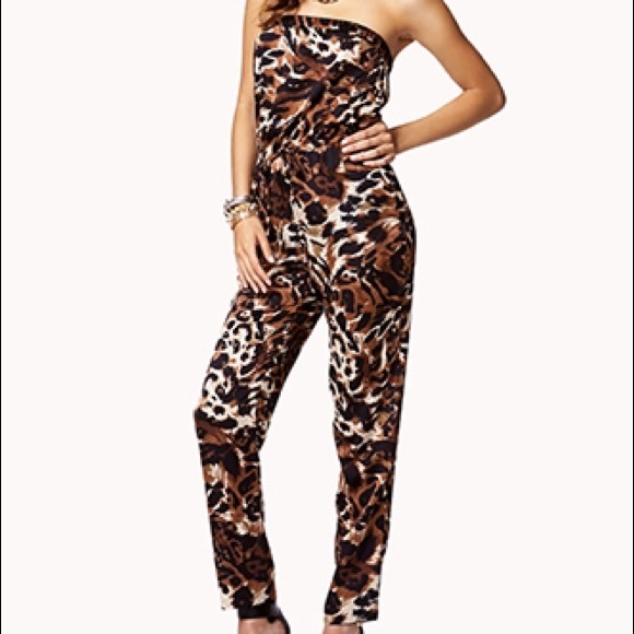 🎉HP🎉 Leopard Print Jumpsuit - Picture 1 of 4