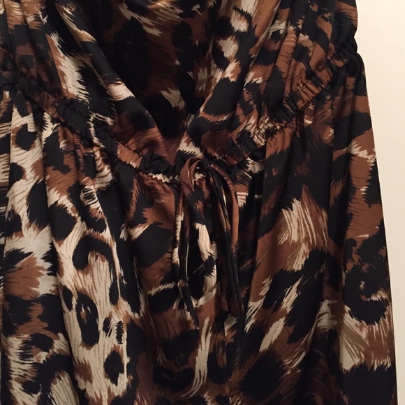 🎉HP🎉 Leopard Print Jumpsuit - Picture 3 of 4