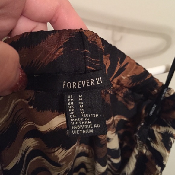 🎉HP🎉 Leopard Print Jumpsuit - Picture 4 of 4