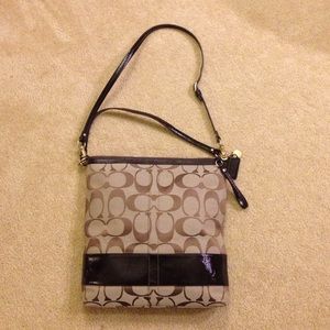 Women Coach handbag, two straps