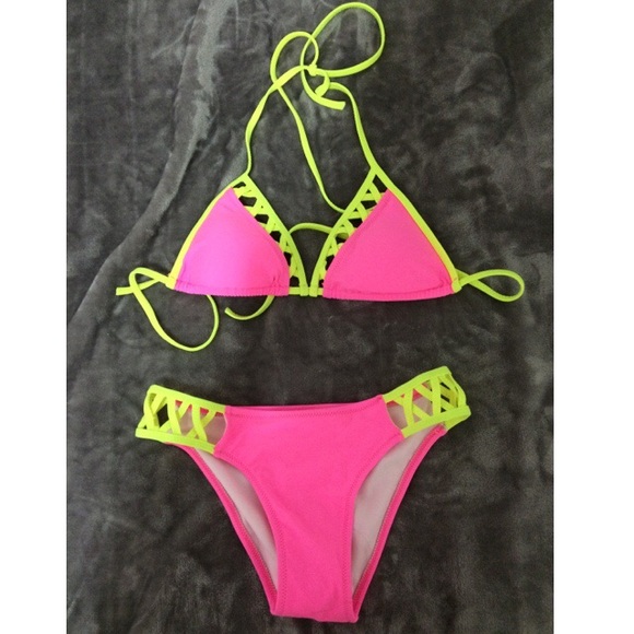 Triangle Bikini - Picture 1 of 1