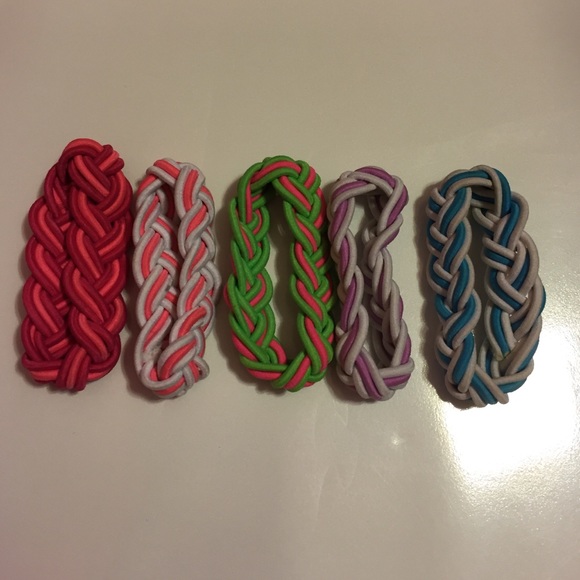 Colorful elastic bracelets