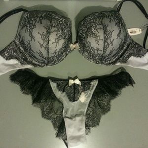 NWT Pale purple and black lace bra and panty set