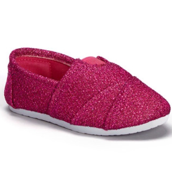 Tammy Footwear
Fuchsia Sparkle Slip-On Sneaker - Picture 1 of 1