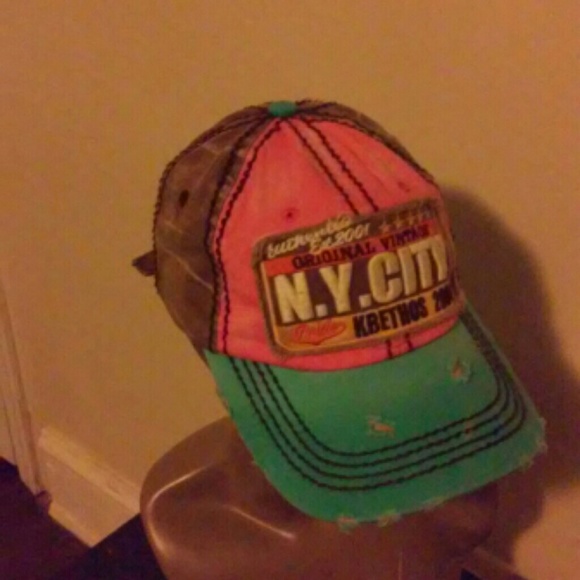 Caps