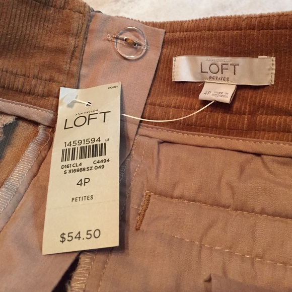 • 🆕 Corduroy Skirt • - Picture 2 of 4