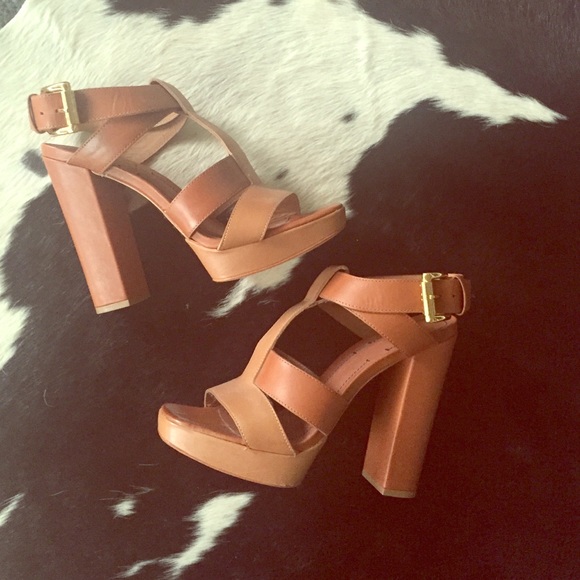 Elizabeth and James Shoes - Tan platform sandals