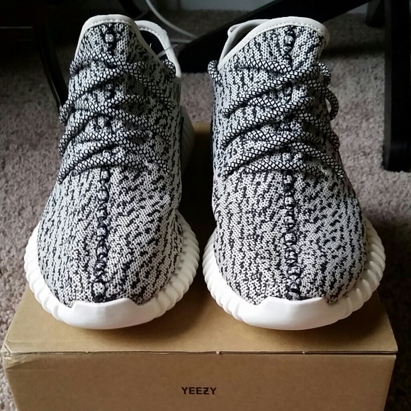 Yeezy Boost 350 - brand new in box! - Picture 2 of 4